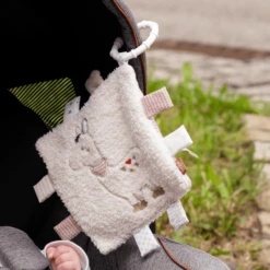 Fehn Peru Knisperdoekje Lama Met Ring -Kinder Speel Verkoop fehn peru knisperdoekje lama met ring a273384 4